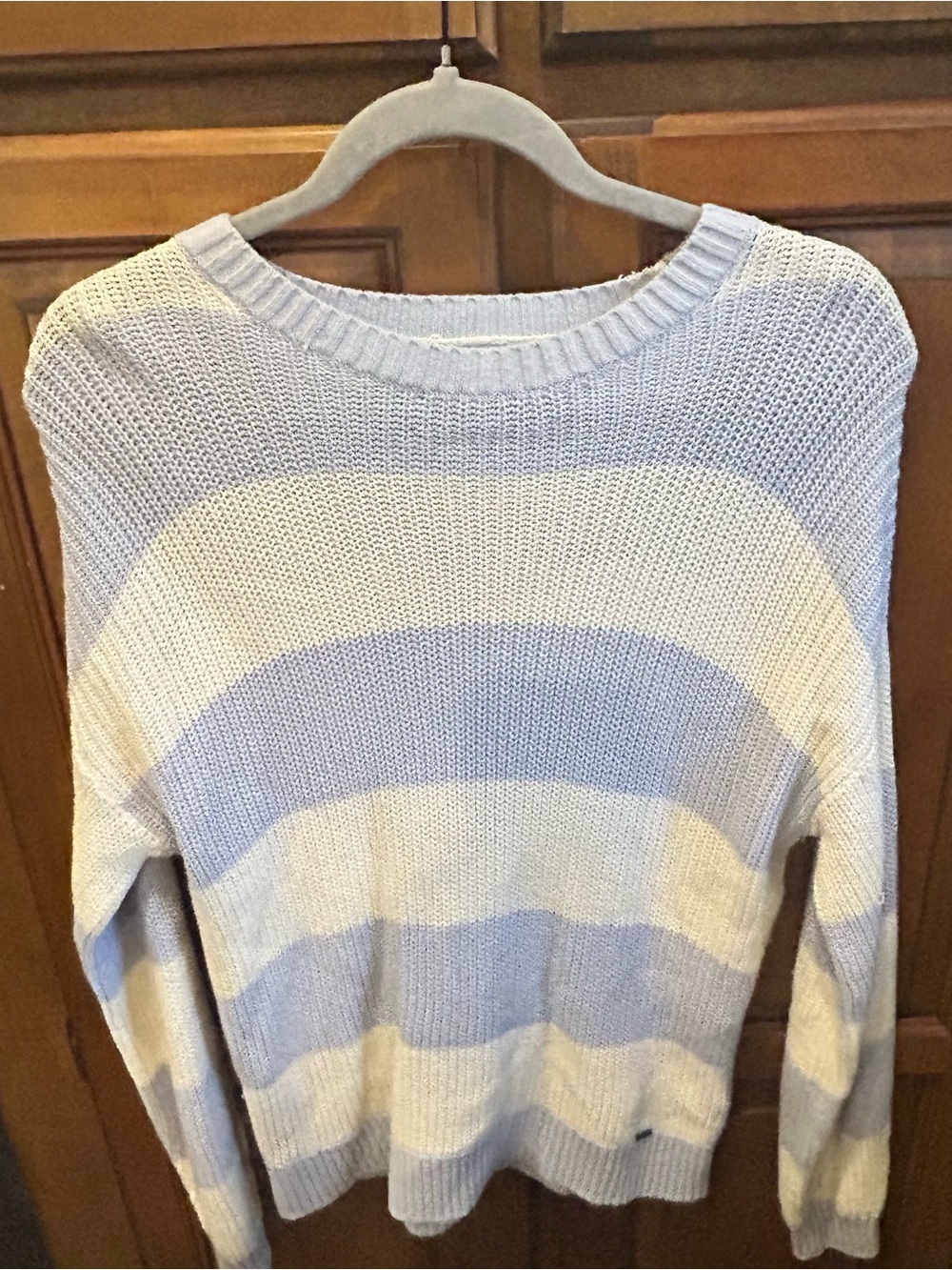 🌸Hollister periwinkle blue and white horizontal striped knit crewneck sweater XS - Picture 7 of 9